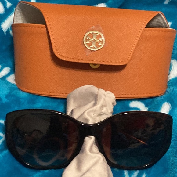 ❤️ TORY BURCH SUNGLASSES Brand new w/case & dustcloth ❤️ - Picture 6 of 6